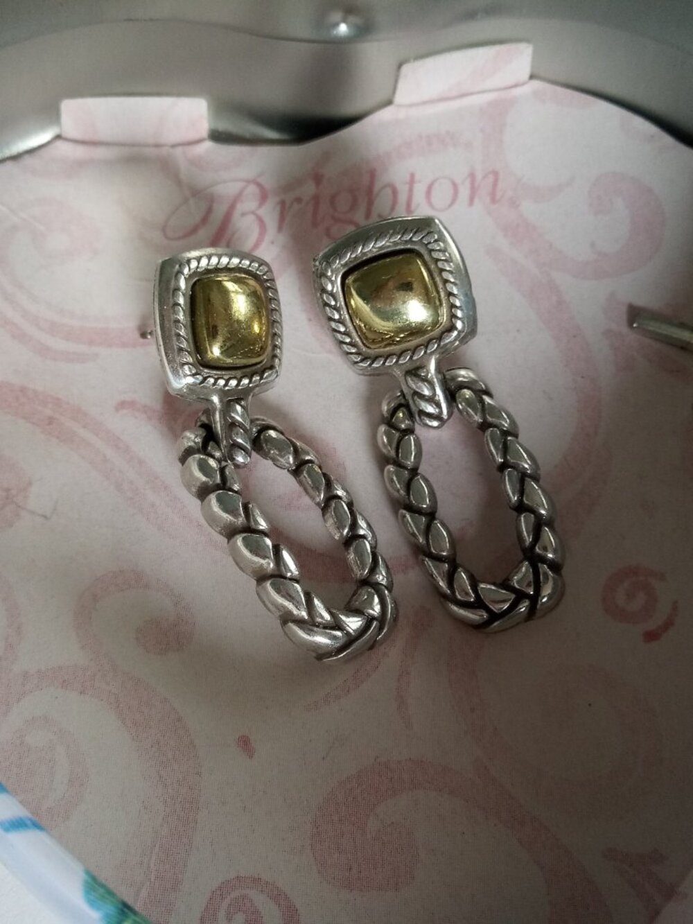 Brighton lot of 3 pairs of two tone earrings in tin - Picture 3 of 10